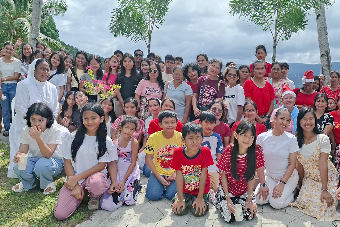 Celebraciones llenas de alegría con los niños de Puerto Galera