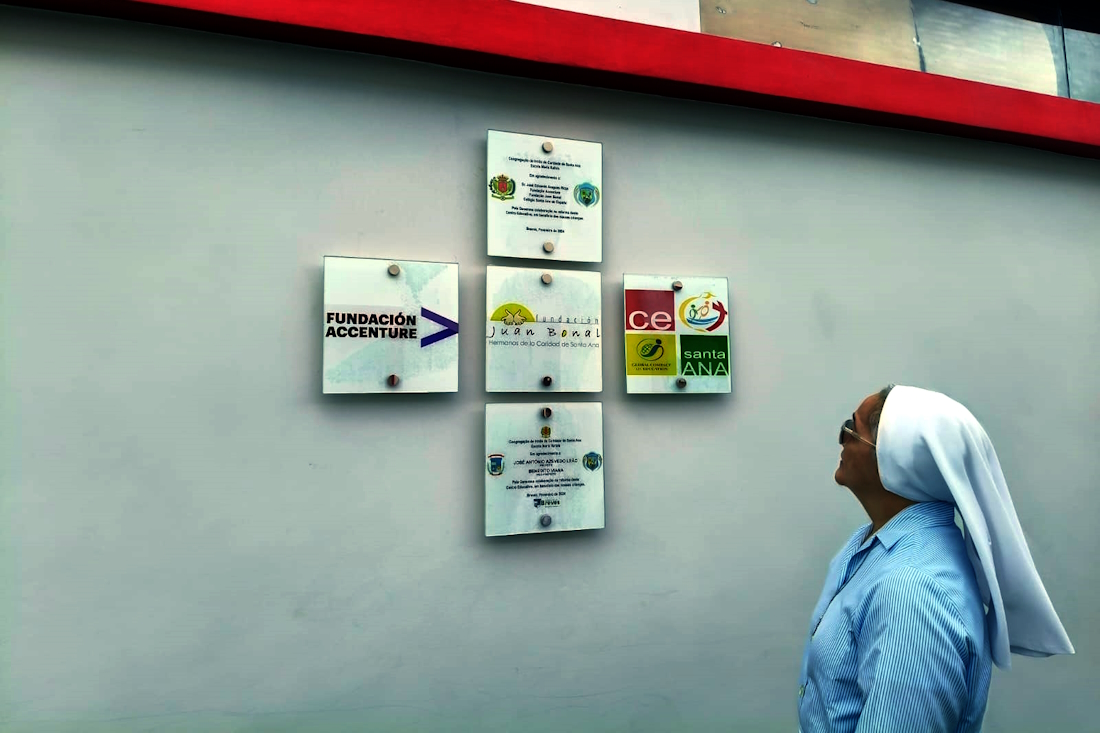 Nuevas placas conmemorativas en la escuela de Breves