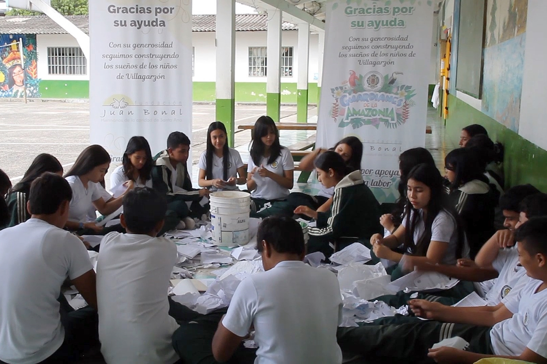 Los Ecoguardianes dan una nueva vida ecológica al papel