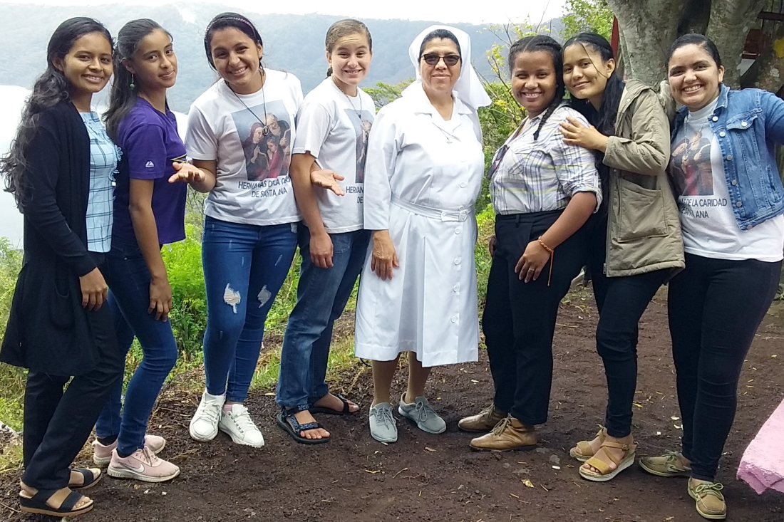 Las jóvenes del Centro Vocacional de Ciudad Darío agradecen la solidaridad a sus benefactores
